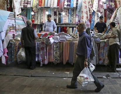 El bazar principal de Teherán, tras conocerse la ruptura del acuerdo nuclear por parte de Estados Unidos