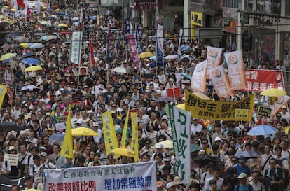 Decenas de miles de manifestantes se sumaron a la tradicional marcha del 1 de julio.