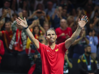 Nadal se despide de la grada del Martín Carpena, este martes en Málaga.