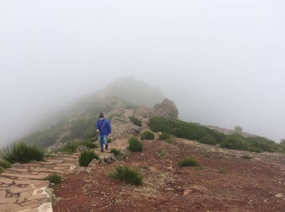 Sendero cerca del Pico do Arieiro, de 1.810 m de altitud.