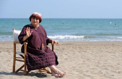 Agnès Varda, en 2008, en el Lido de Venecia, durante la presentación de su documental 'Las playas de Agnès'.