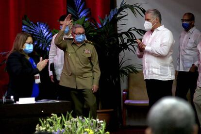 “Cuba ratifica la voluntad de fomentar el diálogo respetuoso con Estados Unidos, sin que se pretenda que para lograrlo se realicen concesiones inherentes a su soberanía e independencia y ceda en el ejercicio de su política exterior y sus ideales”, aseguró Raúl Castro, este viernes.