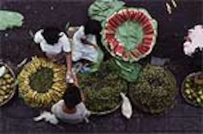 Los mercados reúnen los colores y sabores exóticos de frutas como los plátanos, tamarindos y melones que se observan en la fotografía, o el ajonjolí, uno de los cultivos típicos de Nicaragua.