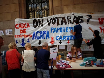 Campaña proreferéndum en la Universidad de Barcelonatu REUTERS/Jon Nazca