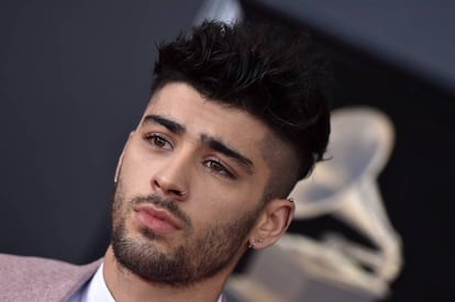 Zayn Malik posa frente a la prensa durante los premios Grammy de 2018, celebrados en Los Ángeles.