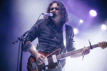 Adam Granduciel cantante y guitarra del grupo The War On Drugs en el Vida Festival