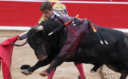 El Juli, toreando en la Feria de San Fermín de 2012.