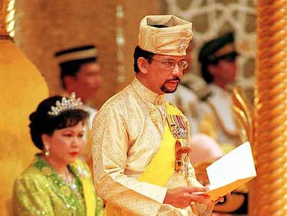 El sultán de Brunei, Hassanal Bolkiah, celebrando su 53º cumpleaños.