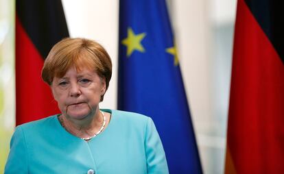 La canciller alemana, Angela Merkel, lamentó el resultado del referéndum en Reino Unido, que tildó de "punto de inflexión" para Europa, y pidió "calma" y "moderación" para las negociaciones que comenzarán en breve entre la Unión Europea (UE) y Londres