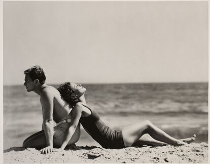 Joan Crawford y Douglas Fairbanks Jr., Santa Mónica, California, 1929.