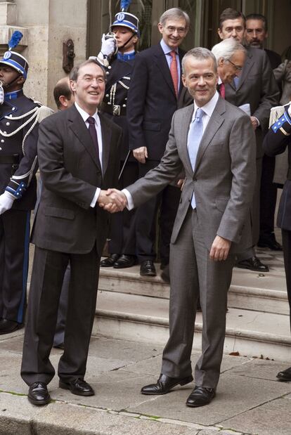 Los ministros Claude Guéant y Antonio Camacho, en París.