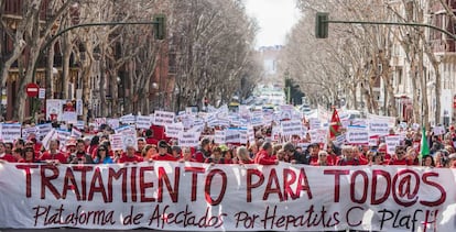 Manifestación en Madrid en 2015 por las dificultades de acceso al tratamiento contra la hepatitis C.