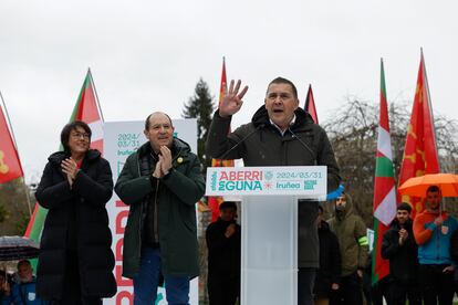 Arnaldo Otegi en el acto celebrado este domingo en Pamplona.