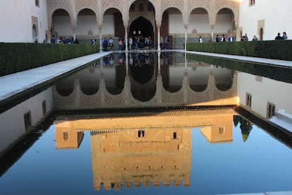 Estanque en el interior de la Alhambra.