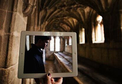 Los autores del blog Fangirl Quest se recogen varias im&aacute;genes de Harry Potter sufriendo much&iacute;simo en la catedral de Gloucester