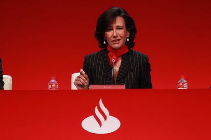 Ana Patricia Bot&iacute;n en su primera Junta General Extraordinaria de Accionistas del Banco de Santander como presidenta. 