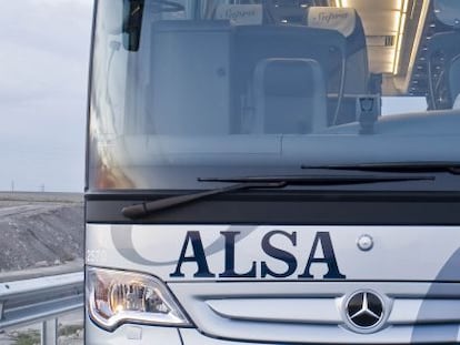 Un autobús de la compañía española Alsa.