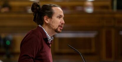 El vicepresidente segundo y líder de Unidas Podemos, Pablo Iglesias, interviene en una sesión plenaria en el Congreso de los Diputados, en Madrid (España).