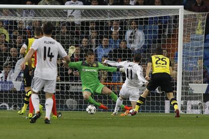 Bale bate a Weidenfeller en el primer gol.