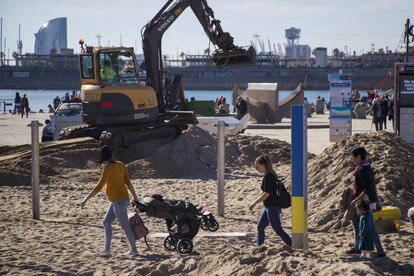 Reconstrucción de las playas de litoral barcelonés tras el paso del a borrasca Gloria.