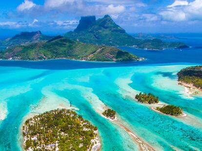 Vista aérea de Bora Bora, en la Polinesia francesa. 