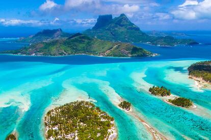 Vista aérea de Bora Bora, en la Polinesia francesa. 