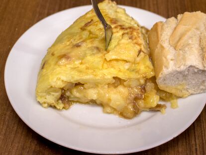 Tortilla poco cuajada en un local de Madrid.