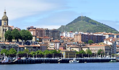 Ubicada en la margen izquierda de la ría de Bilbao, Portugalete es un clásico de la industria vizcaína. La relación con el mar, su historia y la gastronomía le otorgan un importante atractivo turístico.