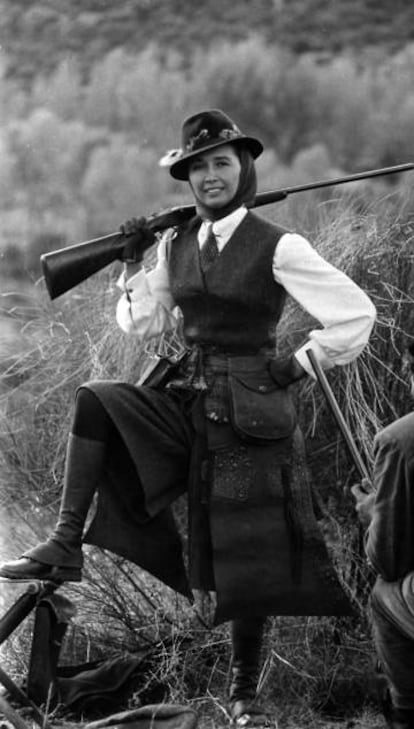 Aline Griffith, condesa de Romanones, en una partida de caza en 1991.