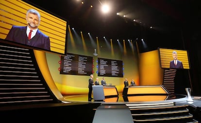 Un instante del sorteo de la Europa League celebrado en Montecarlo,