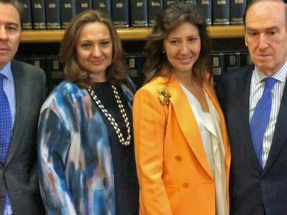 El expresidente de El Corte Inglés Dimas Gimeno, las hijas de Isidoro Álvarez y consejeras del grupo, Marta y Cristina Álvarez, y el consejero Florencio Lasaga.