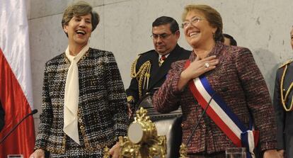 La presidenta del Senado, Isabel Allende, y Bachelet.