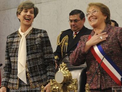 La presidenta del Senado, Isabel Allende, y Bachelet.