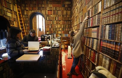 Interior de la librería Bardón, en la plaza de San Martín.