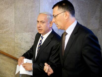 El primer ministro israelí, Benjamín Netanyahu y el entonces ministro de Educación, Gideon Saar, en 2012 en Jerusalén.