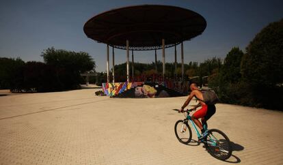 Templete de música en el parque de Pradolongo, en Usera.