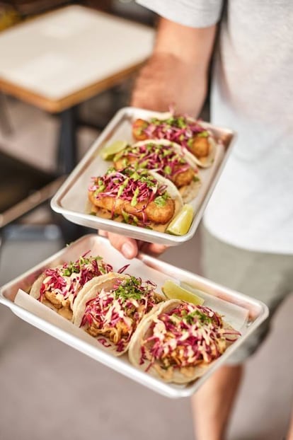 Tacos de pescado y carnitas