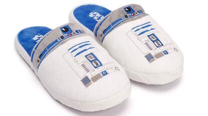 No solo hay regalos frikis de 'Star Wars', también los hay muy prácticos: como las zapatillas para andar por casa.