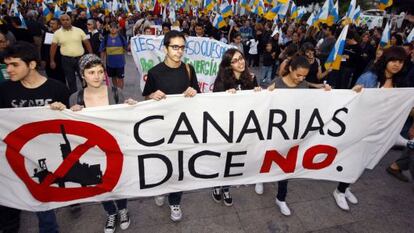 Protestas contra el proyecto de prospecciones petrolíferas en marzo de 2019, en Las Palmas de Gran Canaria.