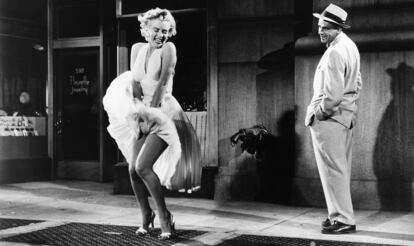 El legendario vestido blanco que lució Marilyn Monroe en 'La tentación vive arriba', objeto de deseo y subasta.