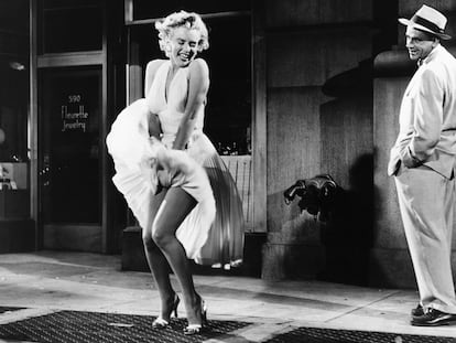 El legendario vestido blanco que lució Marilyn Monroe en 'La tentación vive arriba', objeto de deseo y subasta.