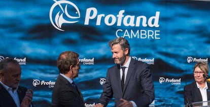 Enrique García Chillón, presidente y dueño de Profand, en un acto en marzo con el entonces presidente de la Xunta de Galicia, Alberto Núñez Feijóo