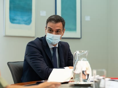 El presidente del Gobierno, Pedro Sánchez, preside la reunión del Comité de Seguimiento de la covid-19 en La Moncloa el pasado viernes.