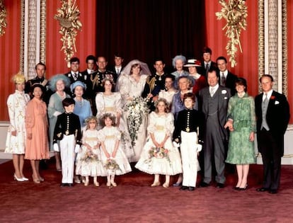 La familia real brit&aacute;nica, en la boda de Diana y Carlos, en 1981.