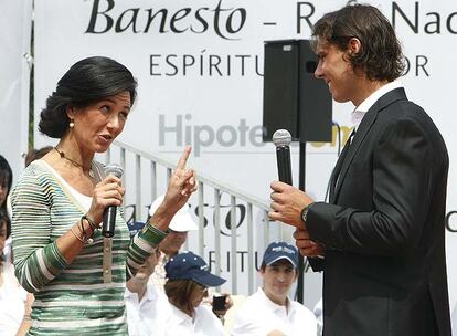 Ana Patricia Botín, presidenta de Banesto, con Rafael Nadal.