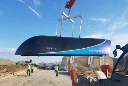 Prototipo del Hyperloop, en una imagen tomada en el desierto  de Las Vegas. 