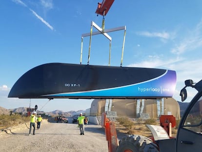 Prototipo del Hyperloop, en una imagen tomada en el desierto  de Las Vegas. 