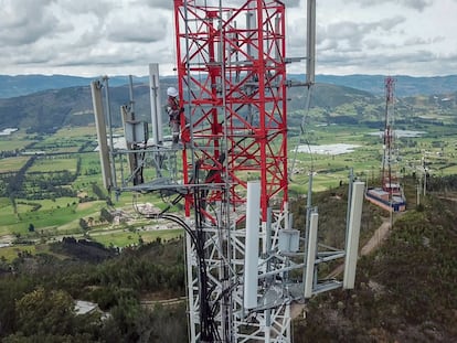 Torre de telecomunicaciones desplegada por Ezentis.