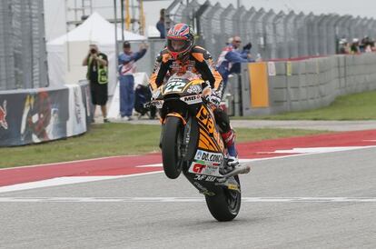 Sam Lowes celebra la victoria en el Circuito de Las Américas.