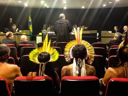 Indígenas da etnia Kariri Xocó, de Alagoas, participam de julgamento sobre demarcação de terras em 2016.